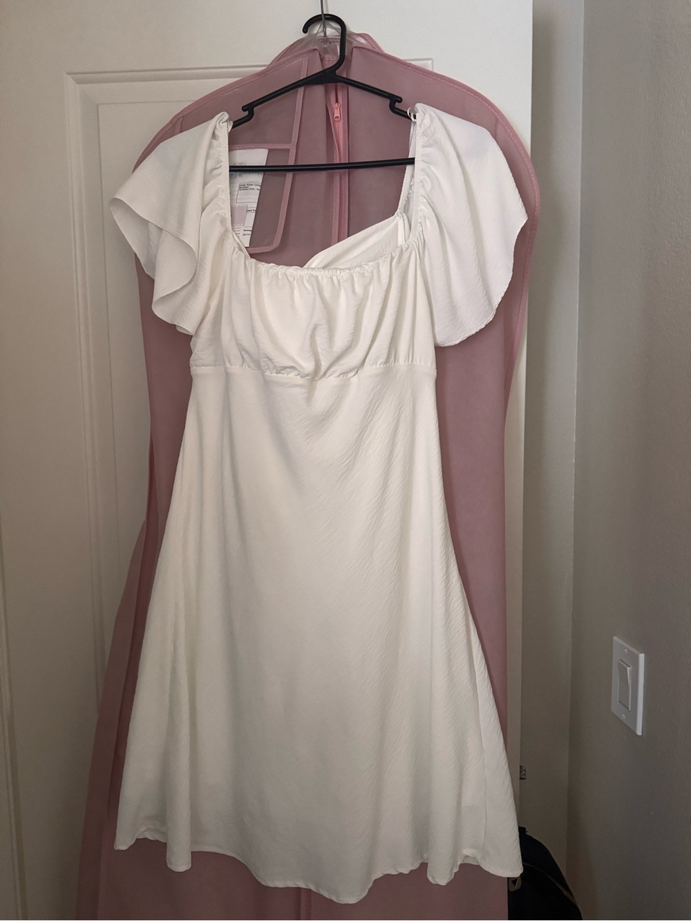White Flutter-Sleeve Women's Nightdress